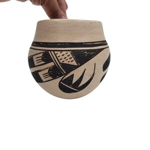 Hopi Pueblo Jar Vase Evelyn Poolheco 1970 Signed Native American Navajo Pottery